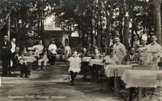 Gyopárosfürdő, Étterem kerthelyisége. Demartsik Ferenc kiadása