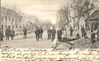 Gödöllő, Ferencz József tér a takarékpénztárral. Graf Éliás kiadása