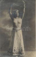 1909 Kleopatra, Coloseume / Erotic postcard with snake charmer lady. Ludwig Gutmann photo
