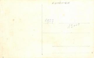 ~1927 Szatmárnémeti-Szentvér, Sangeni; vasútállomás vasutasokkal / railway station with railwaymen, ...