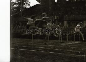1945 szeptember 9. Budapest, atlétikai bajnokság és néhány városkép, 23 db vintage negatív Rózsa György fotóriporter hagyatékából, 24x36 mm