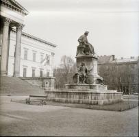 cca 1940 Budapesti városképek, épületfotók, életképek, 13 db szabadon felhasználható vintage negatív...