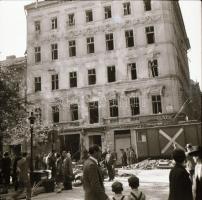 cca 1940 Budapesti városképek, épületfotók, életképek, 13 db szabadon felhasználható vintage negatív...
