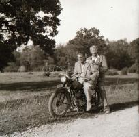 cca 1950 Motorkerékpárok, 3 db szabadon felhasználható vintage negatív, 6x9 cm