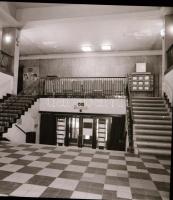 1982 Budapest, TÁTRA mozi külső-belső felvételei, 8 db szabadon felhasználható vintage negatív, 6x6 ...