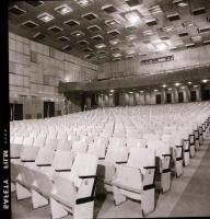 1982 Budapest, TÁTRA mozi külső-belső felvételei, 8 db szabadon felhasználható vintage negatív, 6x6 ...