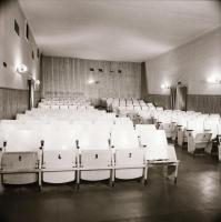 1982 Budapest, MAROS mozi külső-belső felvételei, 6 db szabadon felhasználható vintage negatív, 6x6 ...