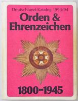 Jörg Nimmergut: Deutschland-Katalog. Orden & Ehrenzeichen von 1800-1945. Német érmek és kitüntetések. München, 1993/94-es kiadás. Használt, jó állapotú példány.