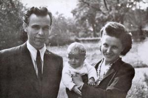 cca 1945-1970 Tiszavölgyi József (1909-?) hagyatékából 1.000 db különféle témájú és műfajú vintage f...