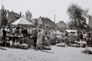 cca 1960-1970 Csopaki piacnap, 15 db fotó, modern másolat, 8×11 cm