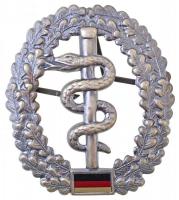 Németország DN Bundeswehr fém orvosi sapkajelvény (46x52mm) T:2 Germany ND Bundeswehr metal medical cap badge (46x52mm) C:XF