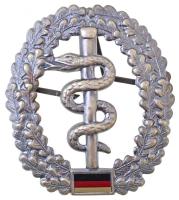 Németország DN "Bundeswehr" fém orvosi sapkajelvény (46x52mm) T:2 Germany ND "Bundeswehr" metal medical cap badge (46x52mm) C:XF
