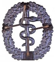 Németország DN "Bundeswehr" fém orvosi sapkajelvény (46x52mm) T:2
Germany ND "Bundes...