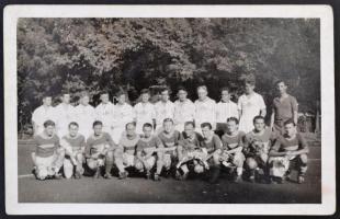 1945 Pápa, a magyar-orosz katonaválogatott (3:3), fotólap, hátulján feliratozva, 9×14 cm