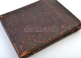 cca 1850 Dagerrotípia dombornyomott bőr tokban, belül bársony béléssel, a bélésen hajós jelvénnyel. ...