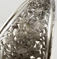 1899 Katonai szolgálat kezdetére készített, díszes vésésekkel ellátott tiszti kard. A pengében grafi...