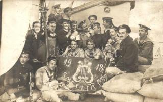 SMS Erzherzog Franz Ferdinand, Radetzky-osztályú osztrák-magyar (sorhajó) csatahajó matróz zenekara a fedélzeten / K.u.K. Kriegsmarine, Mariners music band on board, group photo (fl)