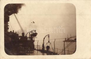 I. világháborús hidroplán osztrák-magyar hadihajó fedélzetéről fényképezve / WWI seaplane photographed from an Austro-Hungarian Navy battleship, photo