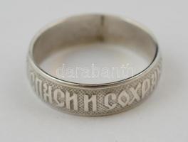 Ezüst(Ag) cirill feliratos gyűrű, jelzett, méret: 52, nettó: 1,6 g