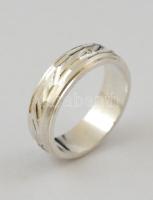 Ezüst(Ag) karikagyűrű, jelzett, méret: 49, nettó: 3,3 g