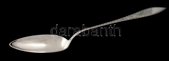 Ezüst(Ag) főzelékes kanál, aranyozott merőrésszel, jelzett, h: 27 cm, 75 g