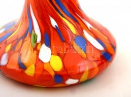 Naracssárga üvegváza hullámos peremmel, anyagában színezett, peremén kis hibával, m: 15 cm