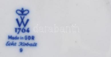 3 db porcelán és fajansz falitányér, kézzel festett, matricás, hibátlanok, jelzettek, 14, 17 és 20 c...