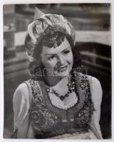 1956 Gábor diák c. film werkfotója, Krencsey Marianne, kissé viseltes sarkokkal, 30x24 cm.
