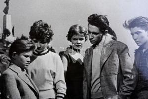 1956 Két vallomás c. film werkfotója, Törőcsik Mari, Krencsey Marianne, Őze Lajos, 18x24 cm