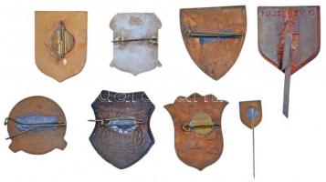 7db-os vegyes iskola tematikájú jelvény tétel, közte ~1930-1940. "Jázmin-u. Polg. L. Isk."...