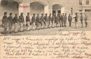 Kihallgatáson / WWI K.u.K. soldiers standing in line for questioning, Huber A. felvétele, Klein J. Sándor kiadása (EK)