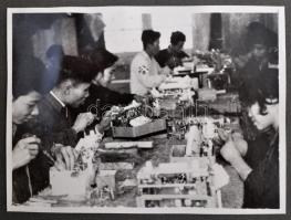 1954-1966 Vietnami távközlési hálózat építése, 29 fotó, francia és vietnámi feliratokkal, lakozott f...