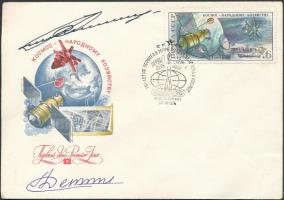 Gennagyij Szarafanov (1942-2005) és Lev Gyomin (1926-1998) szovjet űrhajósok aláírásai emlékborítékon /  Signatures of Gennadiy Sarafanov (1942-2005) and Lev Dyomin (1926-1998) Soviet astronauts on envelope