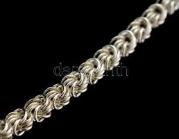 Ezüst(Ag) rózsaszemes nyaklánc, jelzett, h: 41 cm, nettó: 16,5 g