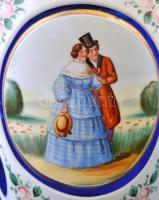 cca 1890 díszpohár, kézzel festett romantikus jelenettel, kétrétegű csiszolt, metszett, apró csorbáv...