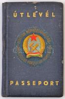 1950 Útlevél, Magyar Népköztársaság címkével átragasztott köztarsasági útlevél, fotóval, pecsétekkel, 3 db 10 forintos illetékbélyeggel. Jó állapotban.