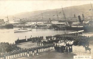 1914 Trieste, Ferenc Ferdinánd főherceg és felesége felravatalozója a kikötőben, matrózok / funeral of Archduke Franz Ferdinand of Austria and his wife, coffins at the port, mariners, M. Cirkovich photo
