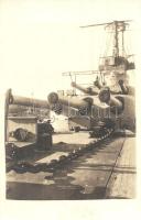 SMS Viribus Unitis a K. u. K. Haditengerészet csatahajójának 30,5 cm-es ágyúi a fedélzeten / K.u.K. Kriegsmarine, cannons of SMS Viribus Unitis, photo
