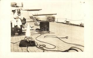 SMS Viribus Unitis a K. u. K. Haditengerészet csatahajója ütközetben, eldördült ágyúk füstje / K.u.K. Kriegsmarine in naval battle, fired cannons, photo