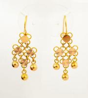 Egy pár 14K arany fülbevaló / 14 C gold pair of earrings 4,5 g