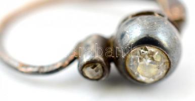 14 K arany fülbevaló régi csiszolású brillel. Egy darab.  / 14 C gold earring  with vintage diamond ...