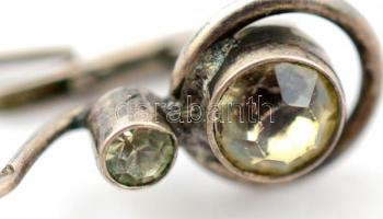 Ezüst fülbevaló régi csiszolású brillel. Egy darab.  /  Silver earring  with vintage diamond  1 piec...