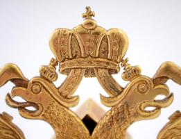 XX. század: Osztrák császári sast ábrázoló zappler óra, Aranyozott réz. Kézi vésés. Felhúzókulccsal,...