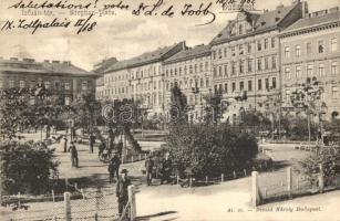 Budapest Budapest VII. István tér (mai Klauzál tér), park, Hoffmann Kávéház (kis szakadás / small tear)