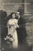 47 db RÉGI szerelmi páros motívumlap, vegyes minőség / 47 pre-1945 romantic couple motive cards, mix...
