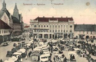 Temesvár, Timisoara; Gyárváros, Kossuth tér, piac, villamos, automobil, Weisz Sándor, Wilheim Fülöp, Gaszner Ferencz, Goldmann S., Haring Gusztáv, Lazarevits, Toffler Jakab üzletei, jelzálog hitelbank, Marokkaner szálloda, Fehér R. Ferenc kiadása /  square, market, tram, automobile, shops, hotel, bank (fl)