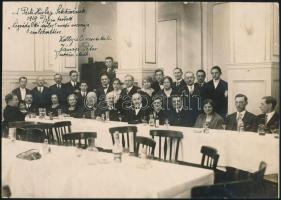 1929 A Pesti Hirlap sakkörének Légrády Ottó serleg avató vacsorájának emlékestje, Jánosi Péter sakköri elnök soraival, és aláírásával, Pobuda Foto, pecséttel jelzett, 16x23 cm.