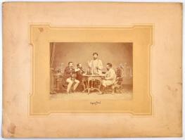 cca 1870 Véghely Dezső (1840-1897) történetíró barátai körében, kartonra ragasztva, 10x14 cm.