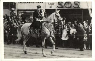 1940 Nagyvárad, Oradea; bevonulás, Horthy Miklós lovon / entry of the Hungarian troops, Horthy on horse, &quot;1940 Nagyvárad visszatért&quot; So. Stpl