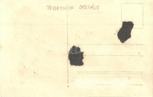 Osztrák-Magyar Haditengerészet Tegetthoff-osztályú csatahajója, matrózok ágyút rögzítenek a fedélzet...
